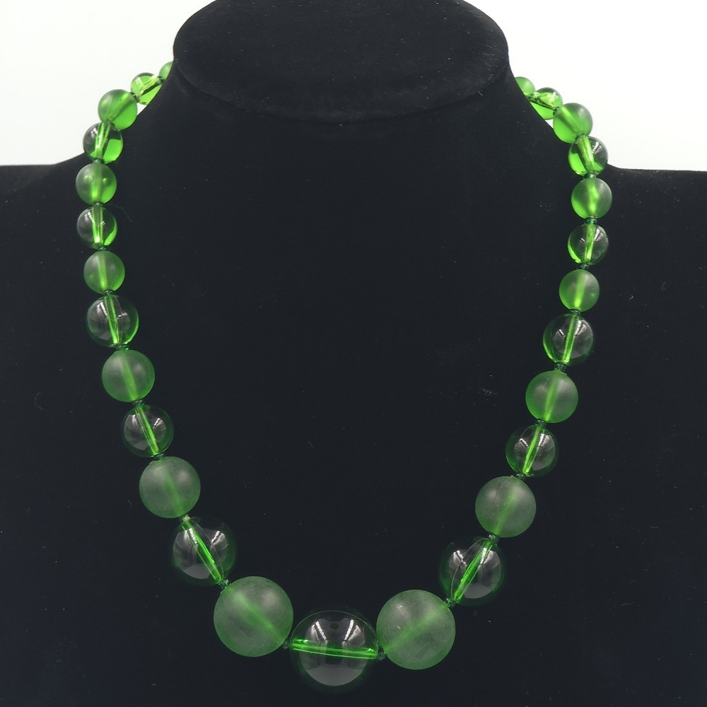 Vintage West Germany Emerald Green Graduated Frosted & Clear Glass Bead Necklace